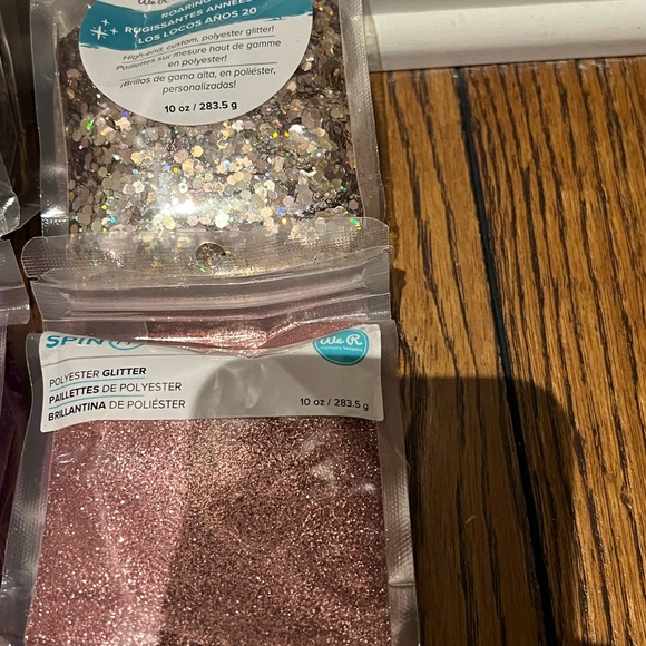 We R Memory Keepers SPIN IT POLYESTER GLITTER 5 NEW 8 used once- 10 oz bags each - Picture 5 of 17